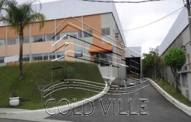 Imagem: O depósito possui 4 Banheiros, 2 Vagas na garagem, 725m² de