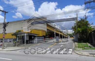 Imagem: O depósito possui 4 Banheiros, 4 Vagas na garagem, 1700m²