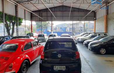 Imagem: O depósito possui 2 Banheiros, 20 Vagas na garagem, 315m²