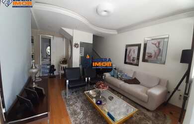 Imagem: A casa possui 3 Dormitórios, 1 Suíte, 1 Banheiro, 2 Vagas