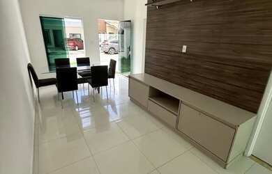 Imagem: A casa em condomínio possui 2 Dormitórios, 1 Suíte, 2 Banheiros