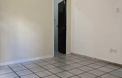 Imagem: A casa possui 3 Dormitórios, 1 Suíte, 2 Banheiros, 1 Vaga