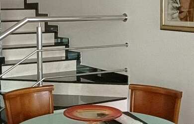 Imagem: A casa possui 3 Dormitórios, 3 Suítes, 4 Banheiros, 4 Vagas