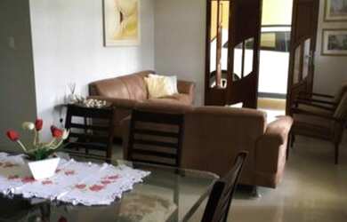 Imagem: A casa possui 3 Dormitórios, 1 Suíte, 1 Banheiro, 2 Vagas