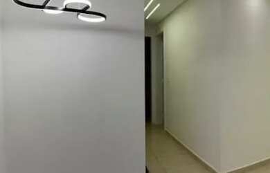 Imagem: O apartamento possui 2 Dormitórios, 1 Suíte, 2 Banheiros