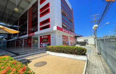 Imagem: A sala comercial possui 68m² de Área e está localizado em