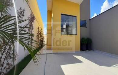 Imagem: A casa possui 3 Dormitórios, 1 Suíte, 2 Banheiros e está