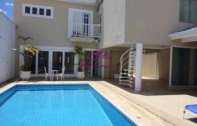 Imagem: A casa possui 4 Dormitórios, 3 Suítes, 4 Banheiros, 4 Vagas