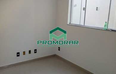 Imagem: A casa possui 2 Dormitórios, 1 Banheiro, 2 Vagas na garagem