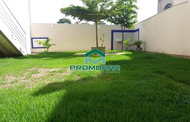 Imagem: A casa possui 3 Dormitórios, 2 Suítes, 4 Banheiros, 3 Vagas