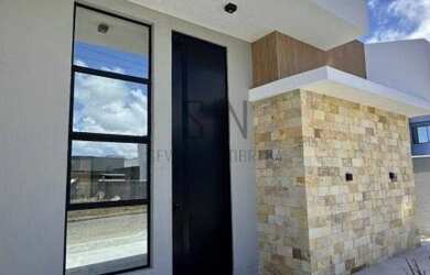 Imagem: A casa possui 3 Dormitórios, 3 Suítes, 2 Banheiros, 2 Vagas