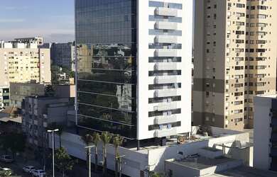 Imagem: A sala comercial possui 1 Banheiro, 1 Vaga na garagem, 79m²