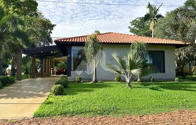 Imagem: A casa possui 220m² de Área Privada e está localizado em