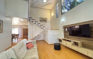 Imagem: A casa possui 3 Dormitórios, 1 Suíte, 3 Banheiros, 6 Vagas