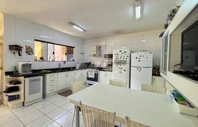 Imagem 10: Casa à venda, no Centro de Toledo, com terreno de 506 m com 1 suíte...