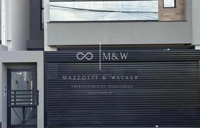 Imagem: A casa possui 2 Dormitórios, 1 Suíte, 1 Banheiro, 2 Vagas