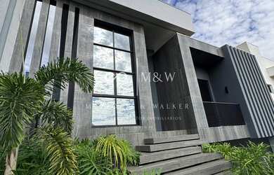 Imagem: A casa possui 2 Dormitórios, 1 Suíte, 2 Banheiros, 2 Vagas