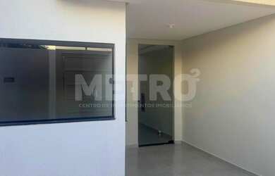 Imagem: A casa possui 2 Dormitórios, 1 Suíte, 2 Banheiros, 73m² de