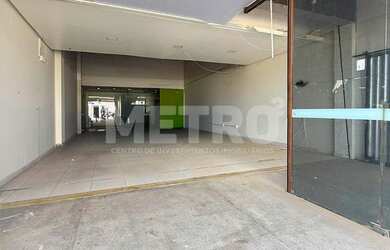 Imagem: O depósito possui 1 Banheiro, 200m² de Área Privada e está