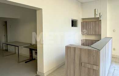 Imagem: A sala comercial possui 2 Banheiros, 195m² de Área Privada