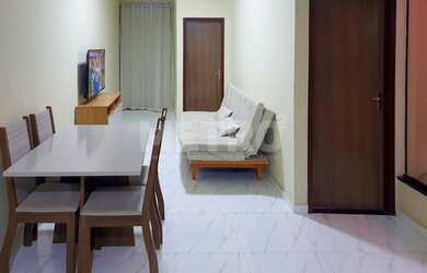 Imagem: A casa possui 2 Dormitórios, 1 Suíte, 2 Banheiros, 70m² de