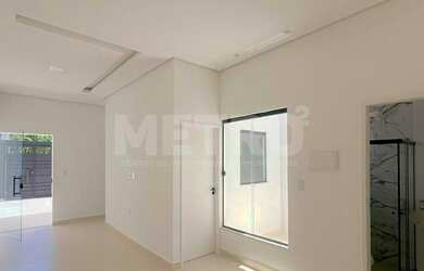 Imagem: A casa possui 2 Dormitórios, 1 Suíte, 2 Banheiros, 74m² de