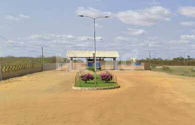 Imagem: O terrenoe possui 200-0m² de Área está localizado em Petrolina