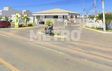 Imagem: O terrenoe possui 360-0m² de Área está localizado em Carneiro