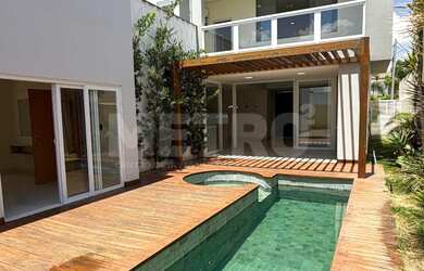 Imagem: A casa possui 4 Dormitórios, 4 Suítes, 5 Banheiros, 260m²