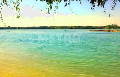 Imagem: A chácara possui 3 Dormitórios, 4 Suítes, 2 Banheiros, 6.250m²