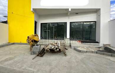 Imagem: A loja possui 4 Banheiros, 3 Vagas na garagem, 298m² de Área