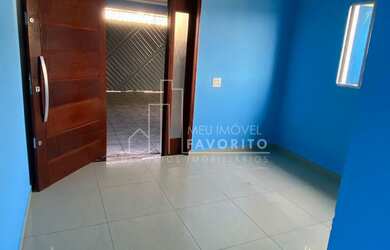 Imagem: A casa possui 3 Dormitórios, 1 Suíte, 2 Banheiros, 2 Vagas