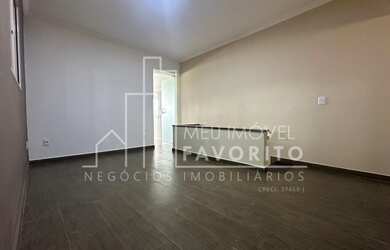 Imagem: A casa possui 3 Dormitórios, 1 Suíte, 2 Banheiros, 2 Vagas