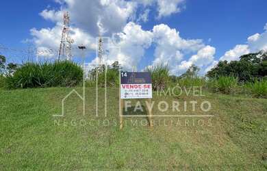 Imagem: O terreno possui 307m² de Área e está localizado em Vistas