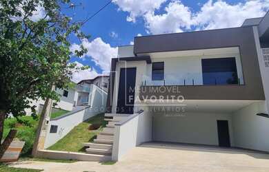 Imagem: A casa em condomínio possui 3 Dormitórios, 3 Suítes, 4 Banheiros