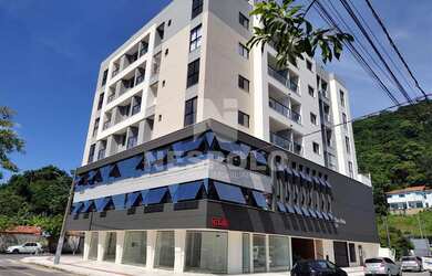 Imagem: O apartamento possui 1 Dormitório, 1 Suíte, 2 Banheiros, 1