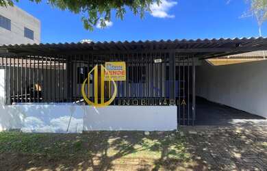 Imagem: A casa possui 2 Dormitórios, 1 Banheiro, 3 Vagas na garagem