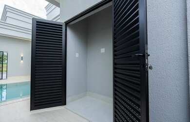 Imagem 11: Casa neoclássica no Belvedere II com 3 suítes, automação e piscina...