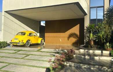 Imagem 2: Sobrado de Alto Padrão no Condomínio Belvedere II com 3 Suítes e Área...