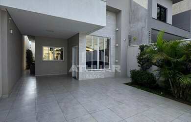 Imagem: A casa possui 2 Dormitórios, 1 Suíte, 1 Banheiro, 2 Vagas