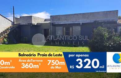 Imagem: A casa possui 3 Dormitórios, 3 Banheiros, 150m² de Área Privada