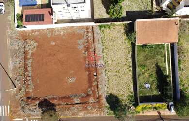 Imagem: O terreno possui 928m² de Área e está localizado em Jardim