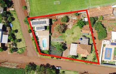 Imagem: A chácara possui 3 Dormitórios, 2 Banheiros, 1 Vaga na garagem