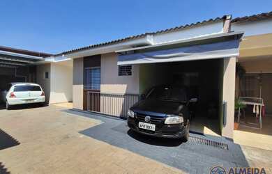 Imagem: A casa possui 2 Dormitórios, 1 Banheiro, 1 Vaga na garagem