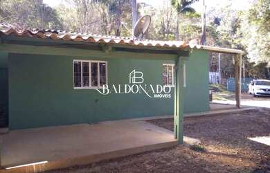 Imagem: A chácara possui 2 Dormitórios, 1 Suíte, 2 Banheiros, 175m²