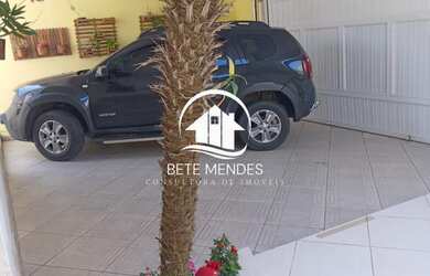 Imagem: A casa possui 2 Dormitórios, 1 Suíte, 2 Banheiros, 2 Vagas