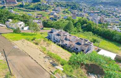 Imagem: O terreno possui 611m² de Área e está localizado em Jardim