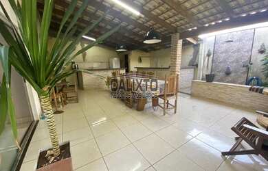 Imagem: A casa possui 3 Dormitórios, 1 Suíte, 2 Banheiros, 1 Vaga