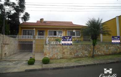 Imagem: A casa possui 2 Dormitórios, 1 Suíte, 4 Banheiros, 3 Vagas