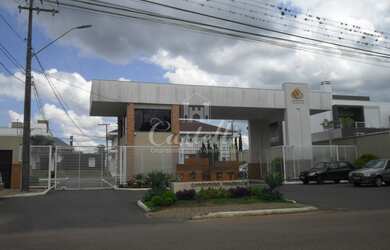 Imagem: A casa possui 2 Dormitórios, 1 Suíte, 3 Banheiros, 4 Vagas